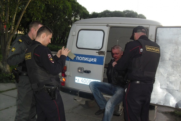 Житель Первоуральска открыл стрельбу по оппонентам. Ранены четыре человека - Фото 1