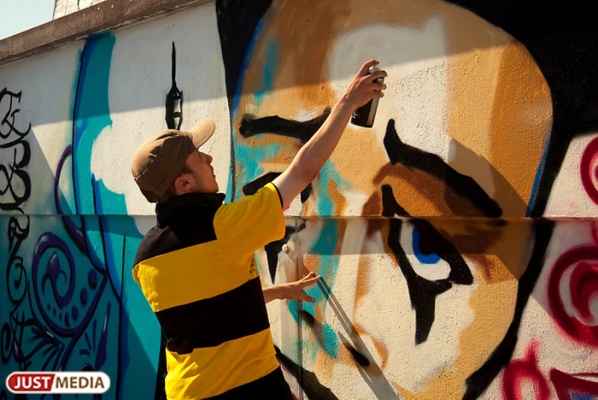 Легендарный испанский художник Sam3 разрисует улицы Екатеринбурга - Фото 1