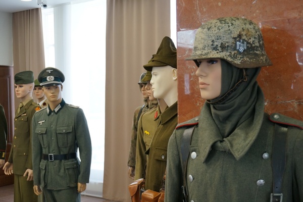Редкая коллекция униформы появилась в Музее военной техники УГМК - Фото 1