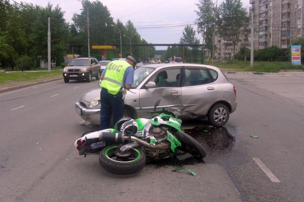 В Свердловской области выросло количество ДТП с участием мотоциклов и мопедов - Фото 1