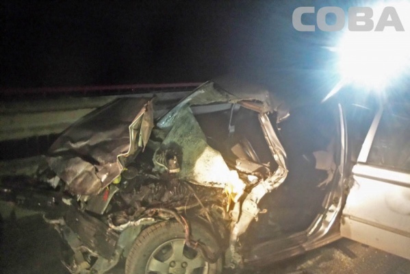 Выехавший на «встречку» водитель Hyundai погиб на ЕКАДе после столкновения с «МАЗом» - Фото 1