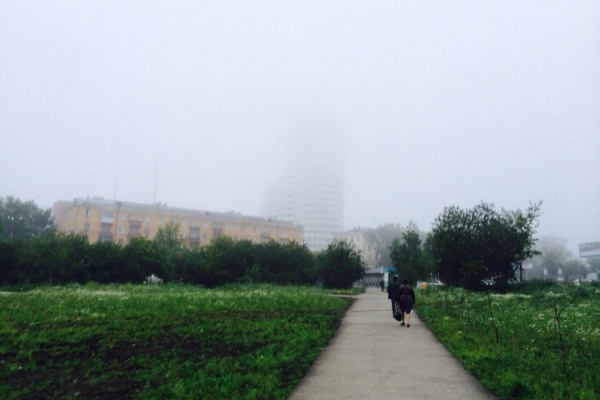 Екатеринбург превратился в «Сайлент Хилл»! Город «утонул» в тумане - Фото 1
