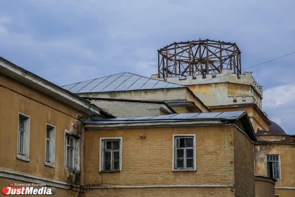 Екатеринбургская епархия отвоевала историческое здание у госпиталя и уже возводит на нем купол - Фото 1