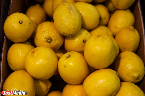 «То есть, бананов и апельсинов мы больше не увидим?» Руководители уральских торговых сетей удивлены новой продовольственной инициативой Госдумы - Фото 1