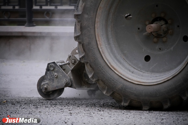 В Кушве на ремонте дороги «распилили» почти миллион рублей - Фото 1