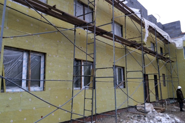Николай Смирнов проконтролировал строительство новых квартир для жильцов аварийных домов - Фото 1