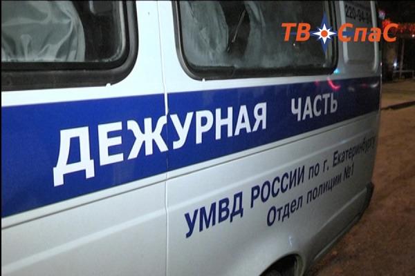 В Екатеринбурге пассажиры едва не зарезали таксиста - Фото 1