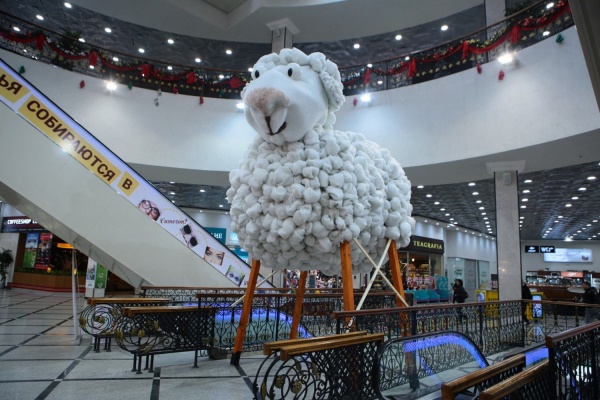 В Гринвиче появилась гигантская новогодняя овца - Фото 1