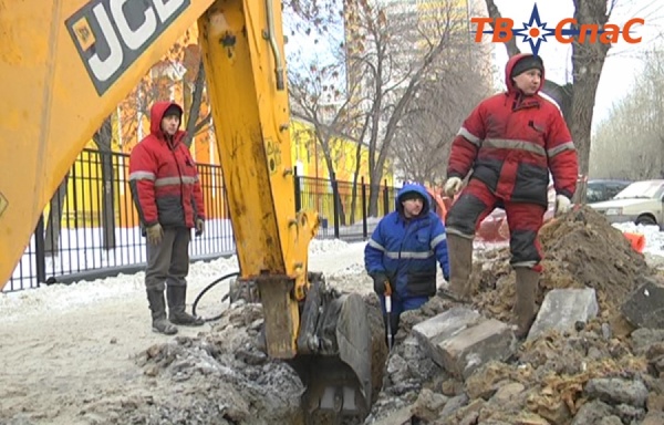 В Екатеринбурге при раскопках траншеи найден снаряд - Фото 1