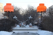 В сквере возле Оперного театра вновь появились оранжевые абажуры
