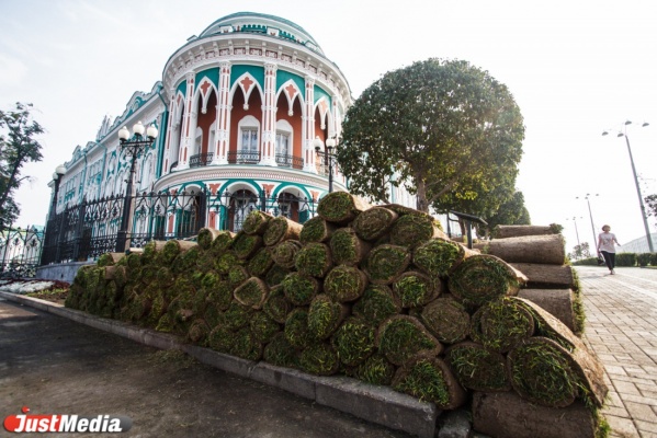 Екатеринбург стал зеленее на тысячу деревьев и 18 тысяч кустарников в 2014 году - Фото 1