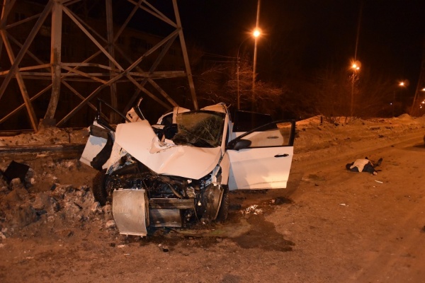 На Вторчермете водитель Hyundai самоубился об опору ЛЭП - Фото 1
