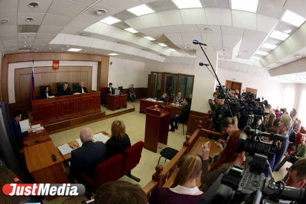 В Свердловском областном суде уже четвертый час идет заседание по делу Лошагина - Фото 1
