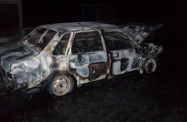 В Асбесте задержан водитель ВАЗа, скрывшийся с места ДТП, в результате которого сгорела легковушка - Фото 1