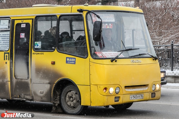 В Ревде из-за взорвавшегося у  автобуса колеса пострадала пассажирка - Фото 1