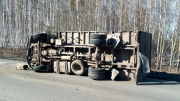 На Тюменском тракте в массовом ДТП с участием трех легковушек и грузовика пострадали два человека