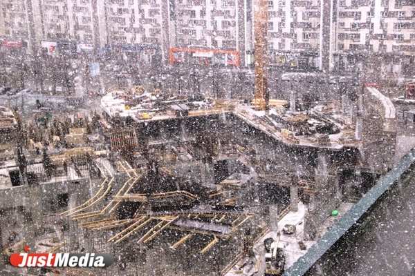 Екатеринбург вновь накрыл снегопад (ФОТО) - Фото 1