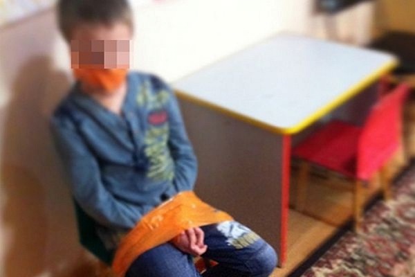 В Саратове проверят коррекционный центр «Золотой ключик», где ребенка привязывали к стулу - Фото 1