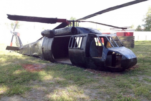 Рядом с парком Маяковского «упал» военный вертолет - Фото 1