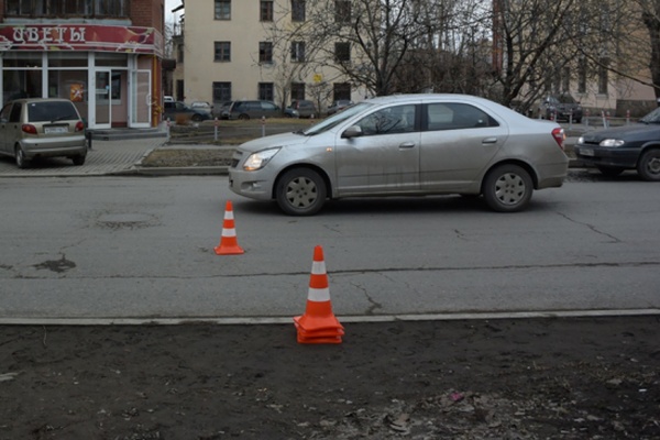 В Екатеринбурге водитель легковушки сбил одиннадцатилетнего мальчика - Фото 1