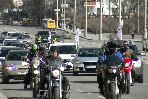 Участники автопробега «За ровные дороги» раскритиковали не только губернатора, но и ГИБДД - Фото 1