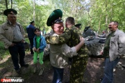 В Екатеринбурге празднуют День пограничника. ВИПы поздравляют сослуживцев, простой народ «накрыл поляны» в парке Маяковского