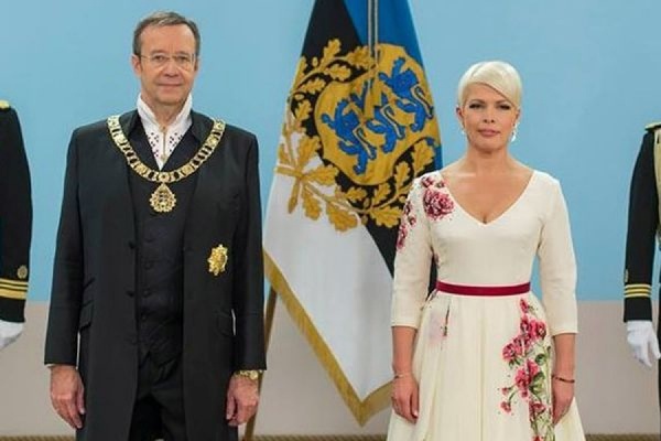 Бывшей жене президента Эстонии Эвелин Ильвес не дали пособие по безработице - Фото 1