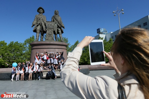 Сеть «МегаФона» готова к буму селфи выпускников Екатеринбурга - Фото 1
