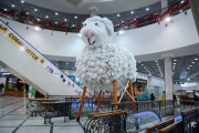 Новогоднюю овцу из «Гринвича» превратят во flugtag и отправят на чемпионат Red Bull в Москву