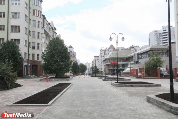 Пешеходная часть улицы Красноармейской откроется через неделю. ФОТО - Фото 1