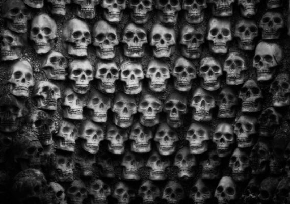 Стену из человеческих черепов откопали в центре Мехико - Фото 1