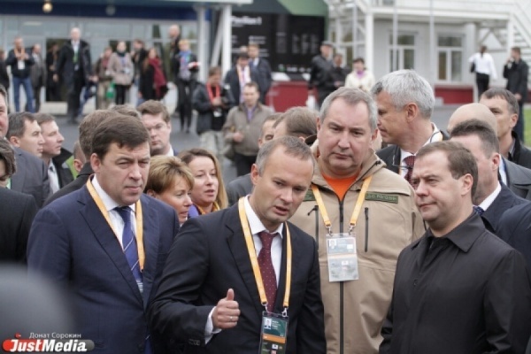 Боевая готовность! Премьер Медведев прибудет на RAE в ближайшие полчаса - Фото 1