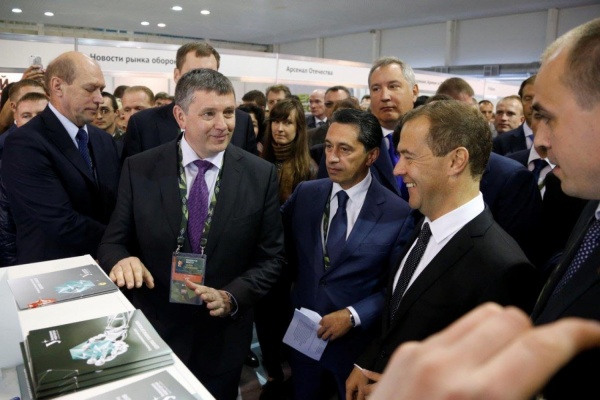 Медведев поддержал идею создания центра лазерных технологий на Урале, которую продвигает УрФУ - Фото 1