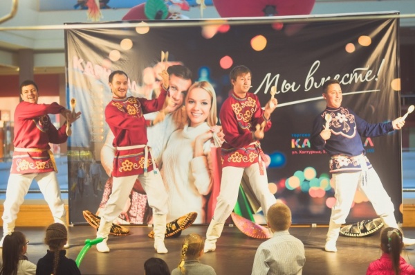 В Екатеринбурге исполнили хиты Леди Гага на древнем музыкальном инструменте - Фото 1