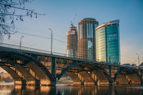 Форманчук решил спасти Макаровский мост от большегрузов - Фото 1