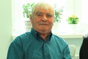 В Горном Щите пропал 77-летний дедушка, страдающий болезнью Паркинсона 