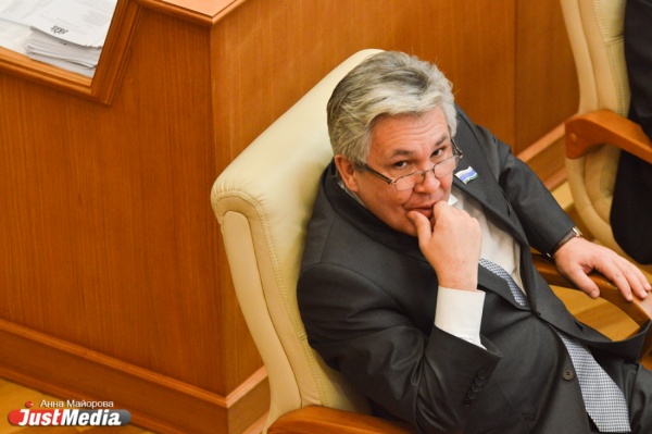 Фамиев проигнорировал бюджетное послание губернатора: «Ни один депутат этот документ не читал!» - Фото 1