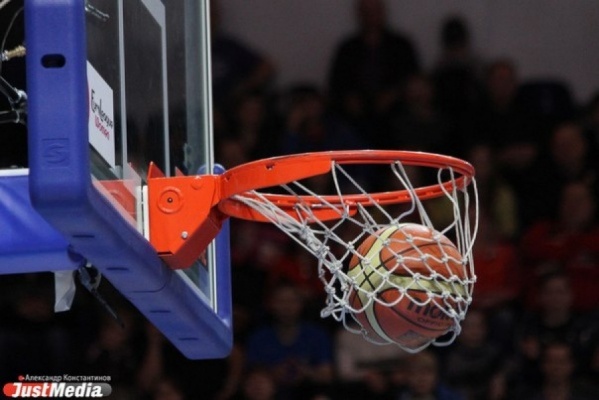 Баскетбольный «Урал» сыграет со своим ближайшим конкурентом по турнирной таблице «Пармой» - Фото 1