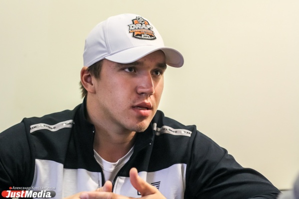 Защитника «Автомобилиста» Трямкина ждут в Канаде после окончания сезона КХЛ - Фото 1