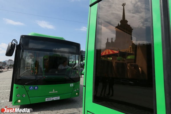 Еще 47 низкопольных зеленых автобусов с камерами видеонаблюдения и wi-fi появятся в Екатеринбурге в будущем году - Фото 1