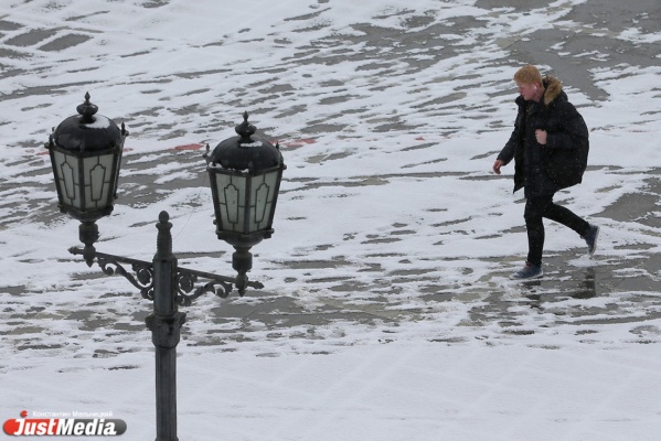 Вот это зима! В понедельник в Екатеринбурге потеплеет до нуля, и пойдет снег с дождем - Фото 1