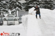 За сутки с улиц Екатеринбурга вывезли более 9000 тонн снега