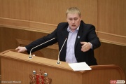 Альшевских предлагает приводить безответственных коллег на заседание ЗакСО «за ручку»