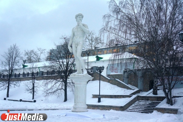 В Екатеринбурге появилась девятиметровая статуя Давида - Фото 1
