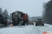 Из-за снегопада и гололеда для большегрузов временно закрыли трассу М-5