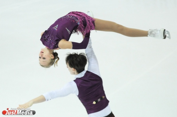 Во второй день чемпионата России по фигурному катанию в борьбу за медали вступят женщины - Фото 1
