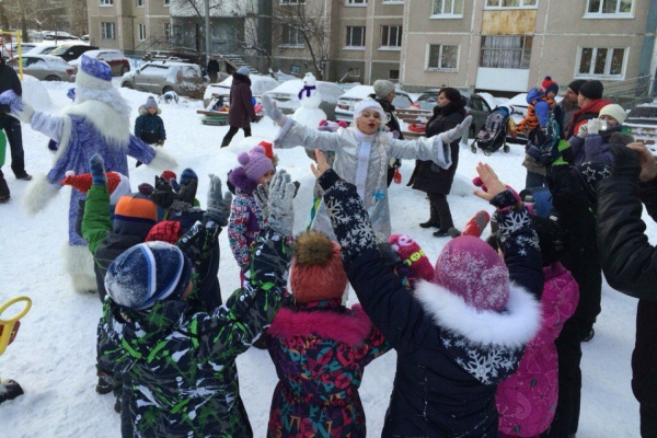 «Взрослые радовались даже больше, чем дети». Екатеринбургские «доброделы» получили эксклюзивный подарок от JustMedia - Фото 1