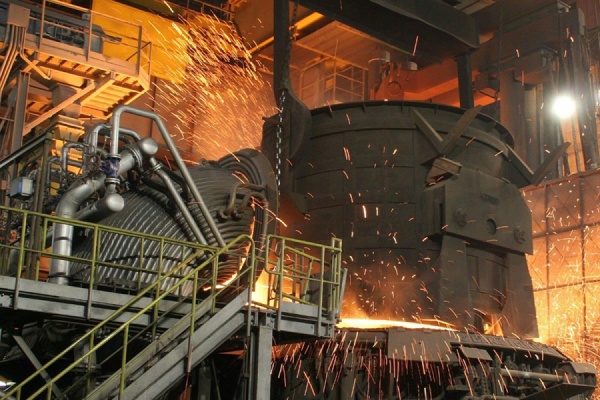 Почти 60 млн тонн стали выпустил Надеждинский металлургический завод за 120 лет работы - Фото 1