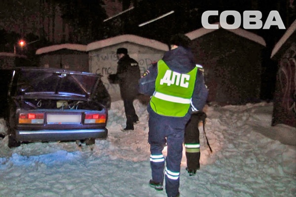 В Екатеринбурге в сгоревшей машине найден труп мужчины - Фото 1