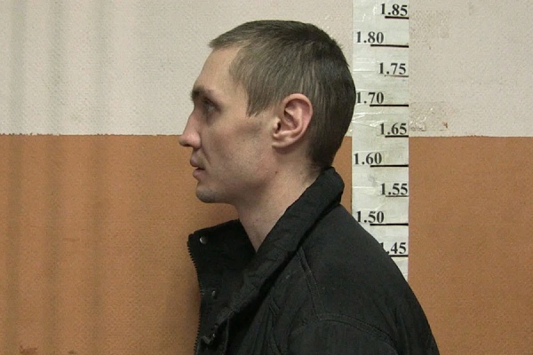 Житель Екатеринбурга помог задержать разбойника, похитившего выручку в киоске - Фото 1